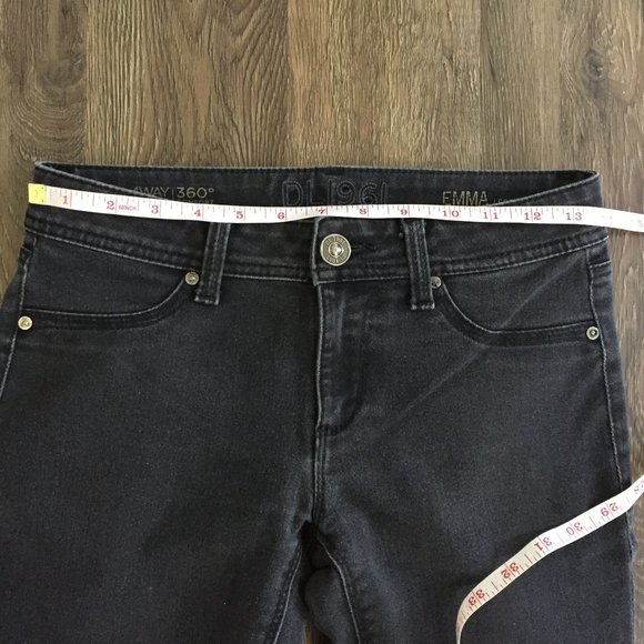 DL1961 Emma Legging Jeans in Onyx - Picture 9 of 12